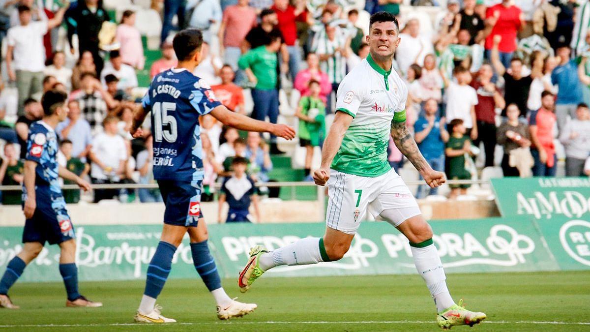 Willy Ledesma celebra su gol al Racing de Ferrol, el pasado sábado en El Arcángel.