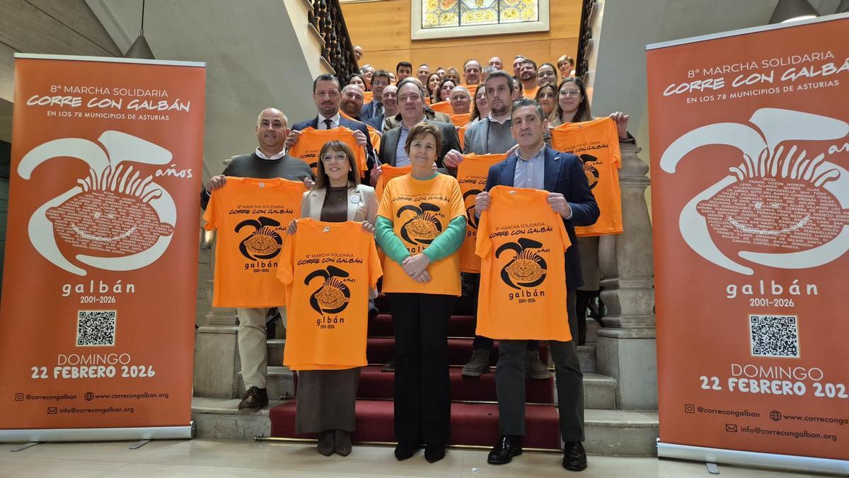 Los distintos alcaldes y concejales de Asturias reunidos en el Ayuntamiento de Gijón.