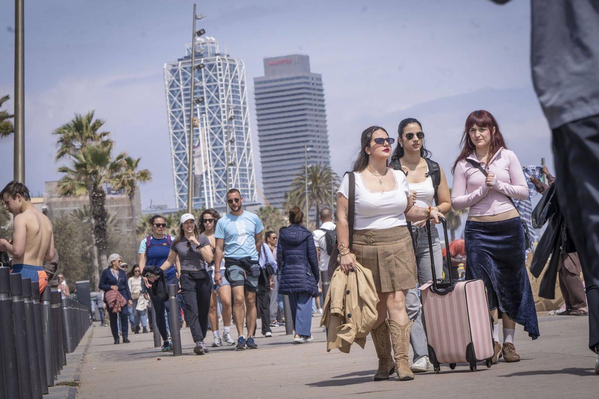 El sector arremet per la inseguretat jurídica que s’està creant a Catalunya amb la taxa turística El sector arremet per la inseguretat jurídica que s’està creant a Catalunya amb la taxa turística