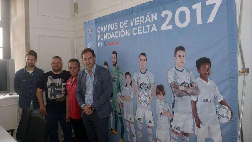 Presentación del campus de verano del Real Club Celta de Vigo en Vilagarcía. // Noé Parga