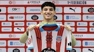 Gabriel Costa, futbolista del Lugo, protagoniza una escena viral en rueda de prensa