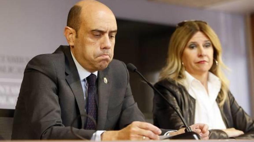 Gabriel Echávarri, ayer, en rueda de prensa en el Ayuntamiento de Alicante.