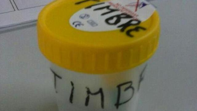 Uno de los botes 'timbre' que agitan los pacientes.