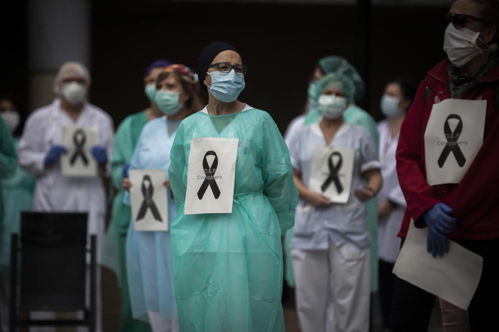 Homenaje a Fina Belenguer, sanitaria fallecida por coronavirus en el Dr. Peset