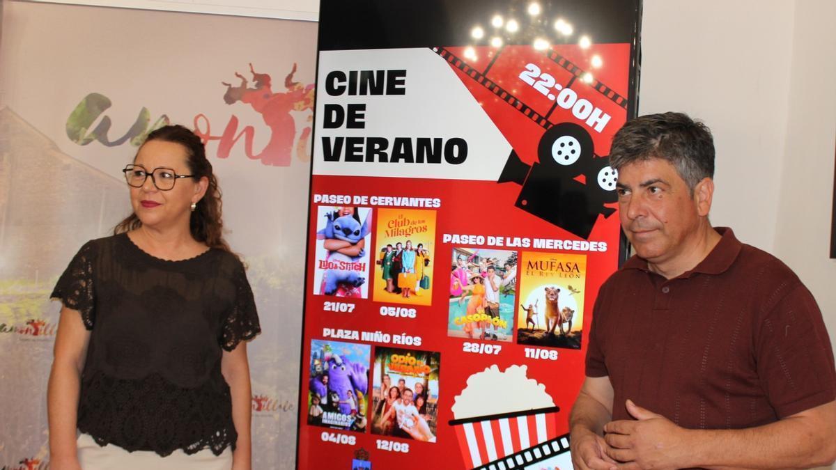 Soledad Raya y Rafael Llamas, durante la presentación del cine de verano.