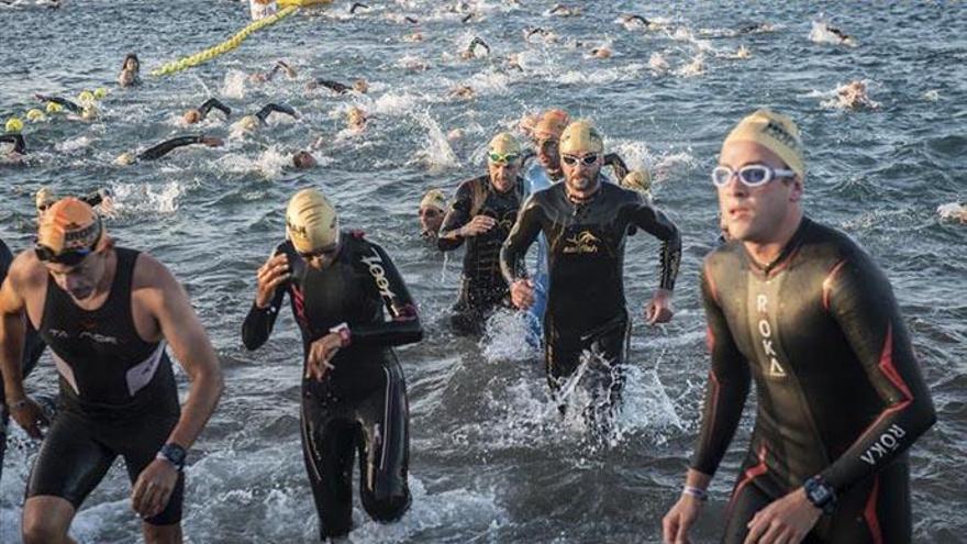 Ironman Lanzarote | El ruso Georgi Kaurov y la británica Lucy Charles, los más rápidos en natación