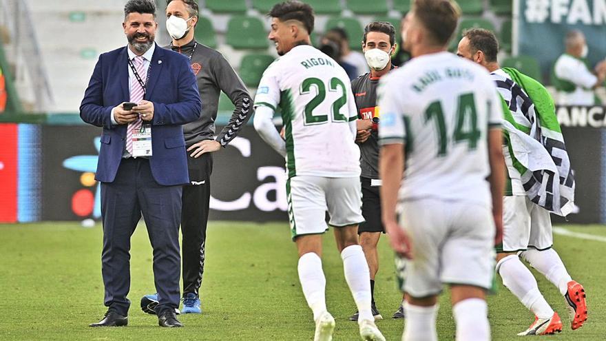 Elche CF: Plantilla y cuerpo técnico se repartirán tres millones de ...