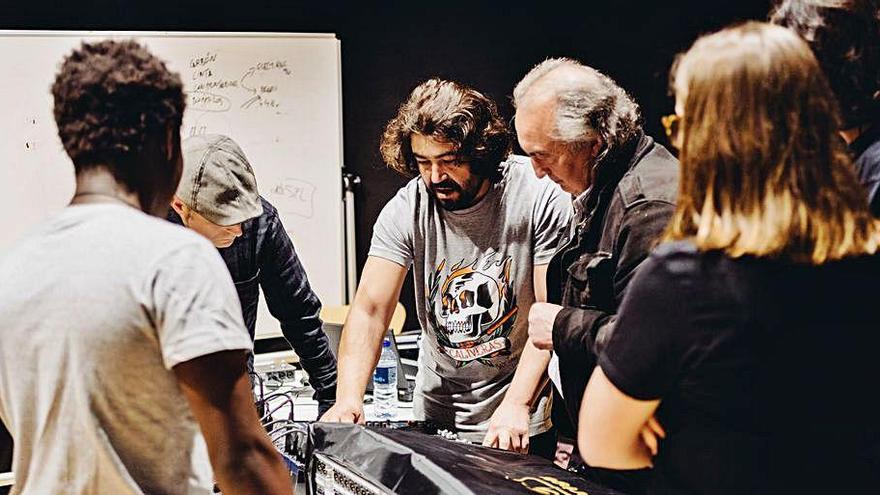 Los profesores Lara González, Elena Reigosa, Manuel Chazo, Rafael Feijóo y Rocío González.