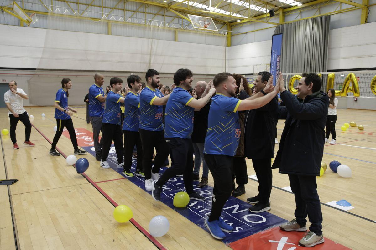 Gijón. Presentación de escuelas deportivas y equipos 2025/26 del CV La Calzada y 40 aniversario.