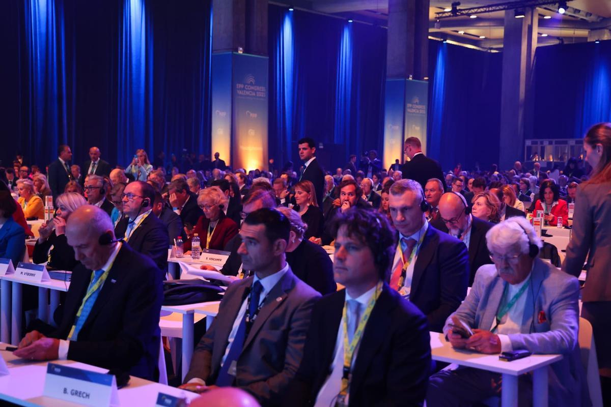 La primera jornada del congreso del PPE en València, en imágenes