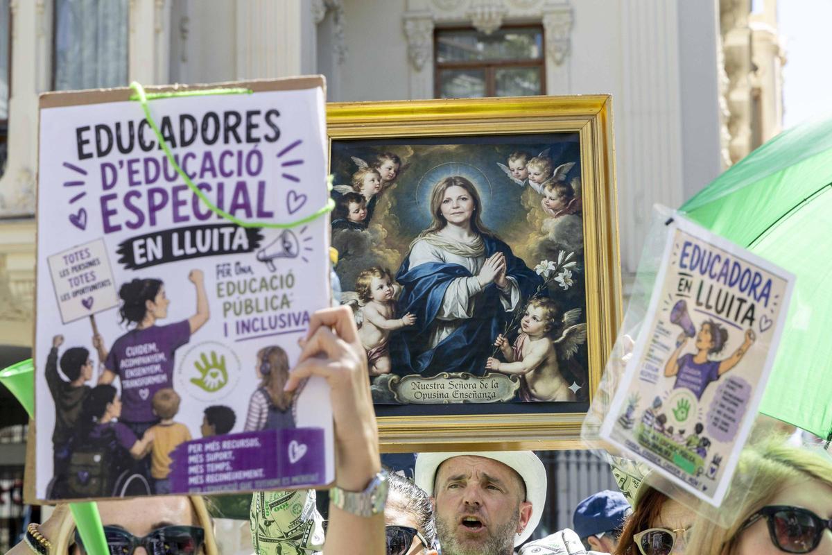 Noveno día de huelga de profesores: la lucha docente sigue viva en Alicante Noveno día de huelga de profesores: la lucha docente sigue viva en Alicante