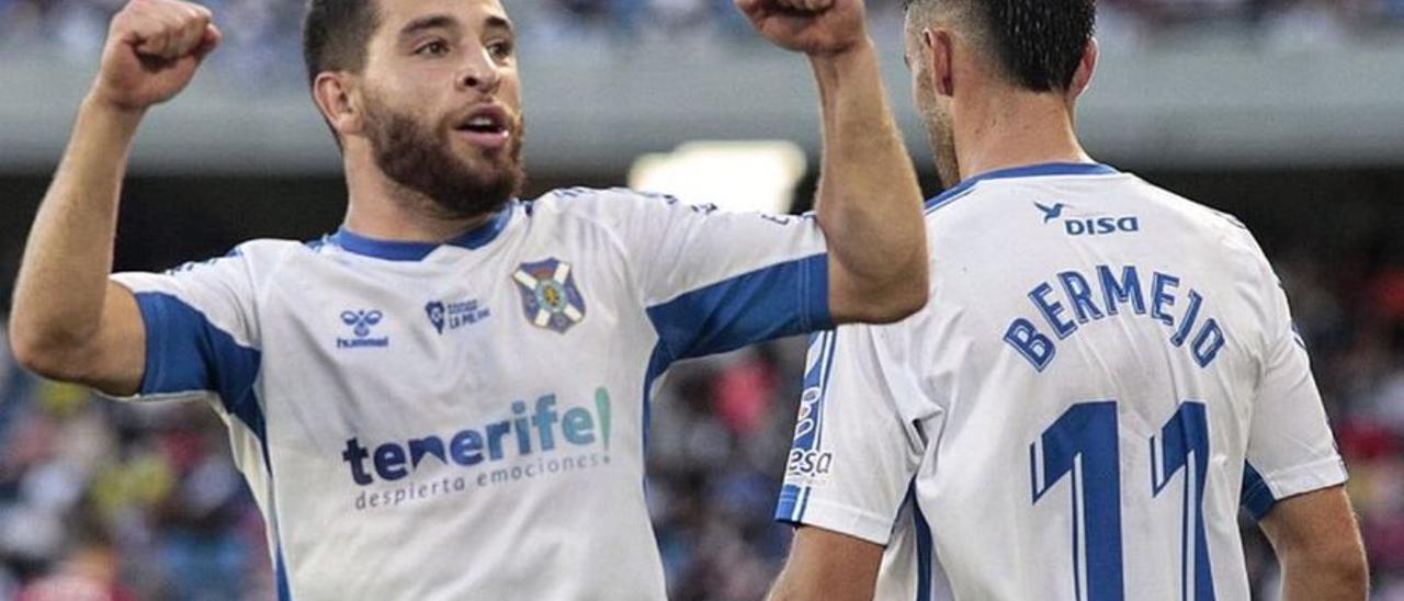 Shashoua celebra su tanto ante el Burgos.