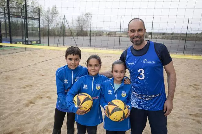 Els Galindo-Martínez, amb el voleibol a la genètica: el pare juga i entrena els tres fills al Vilafant