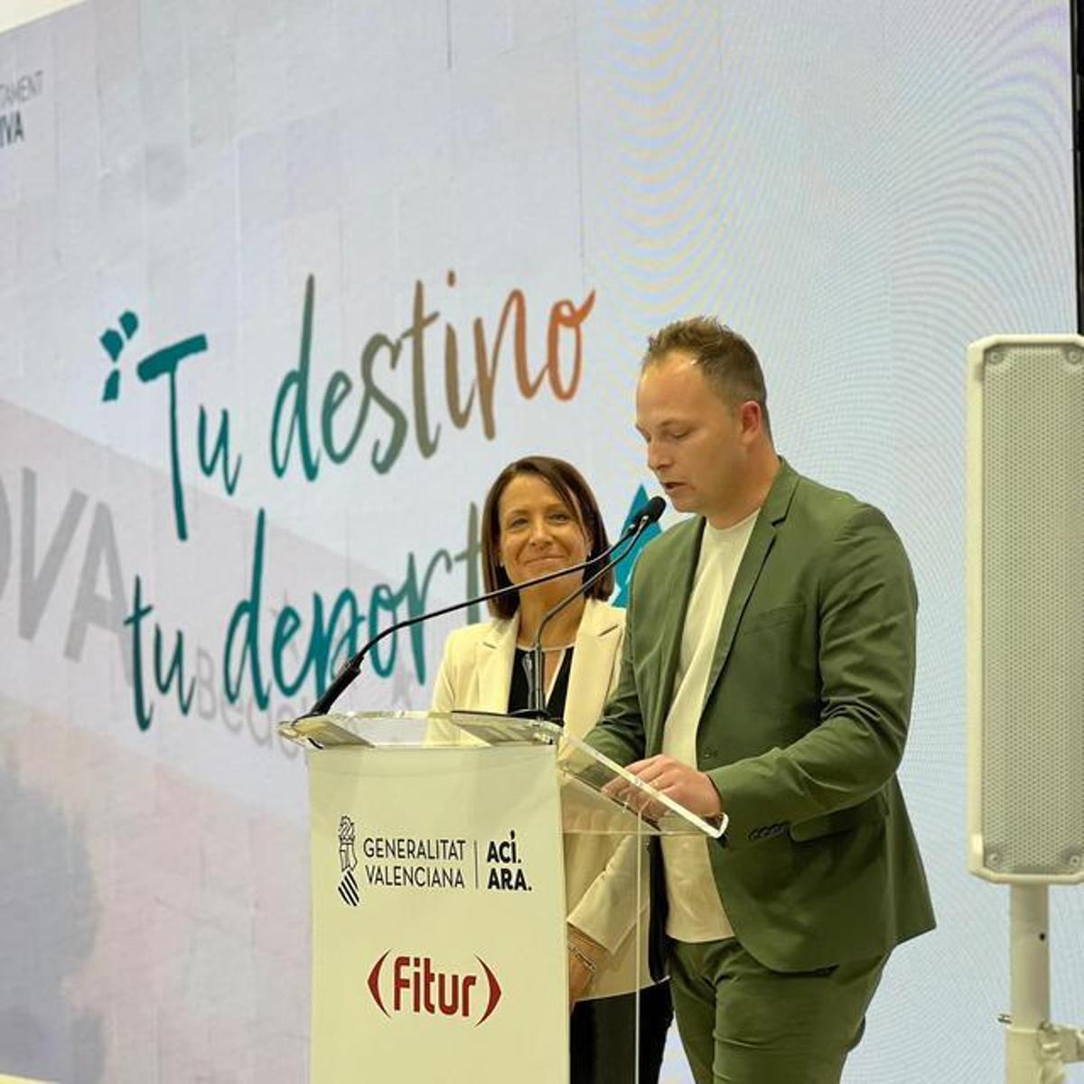 El concejal Joan Mascarell junto a la alcaldesa de Oliva, Yolanda Pastor, en una imagen de archivo.