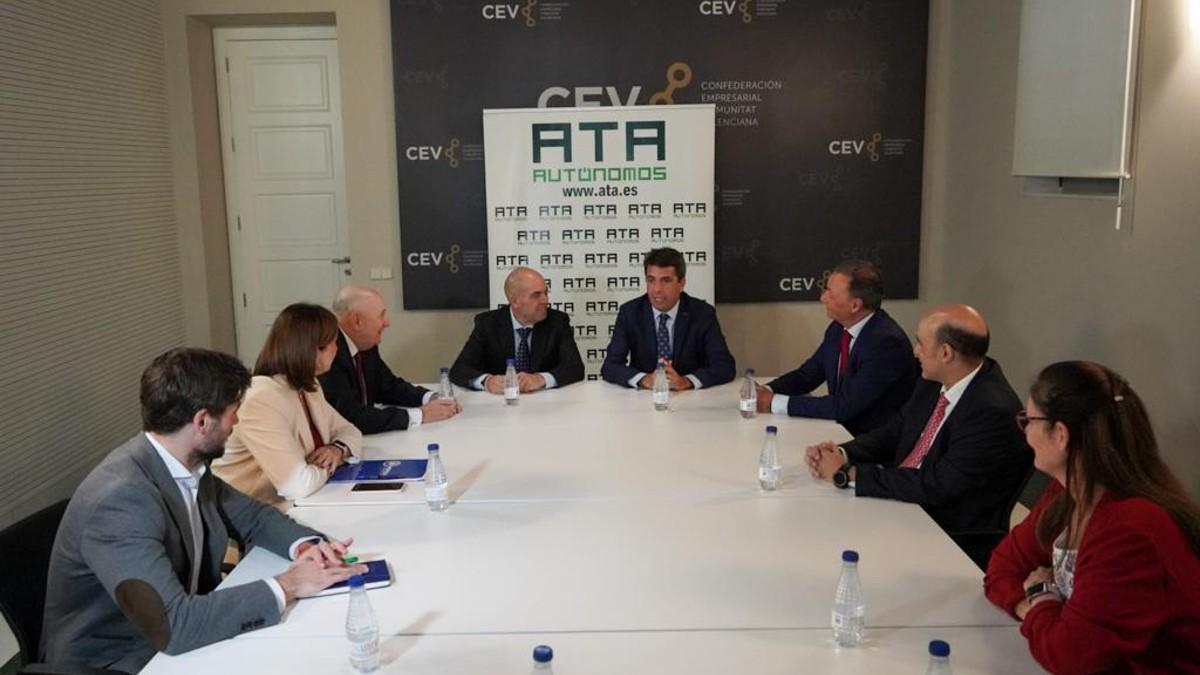 Reunión de Mazón con los representantes de los autónomos y la CEV