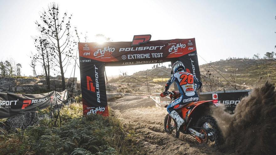 Josep Garcia, de Súria, s'exhibeix a Fafe i acarona la tercera corona d'EnduroGP