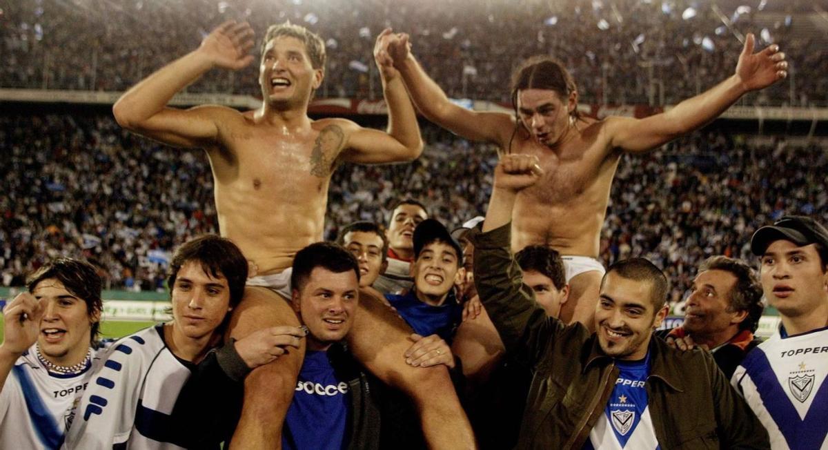 Maxi Perrone, a la izquierda, junto a Leo Messi, en un entrenamiento con la selección argentina. | LP/DLP