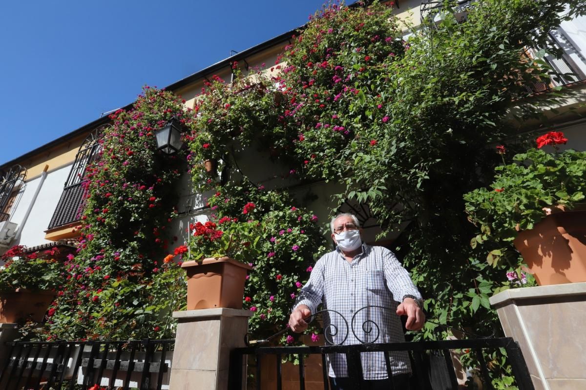 Rejas y balcones en junio