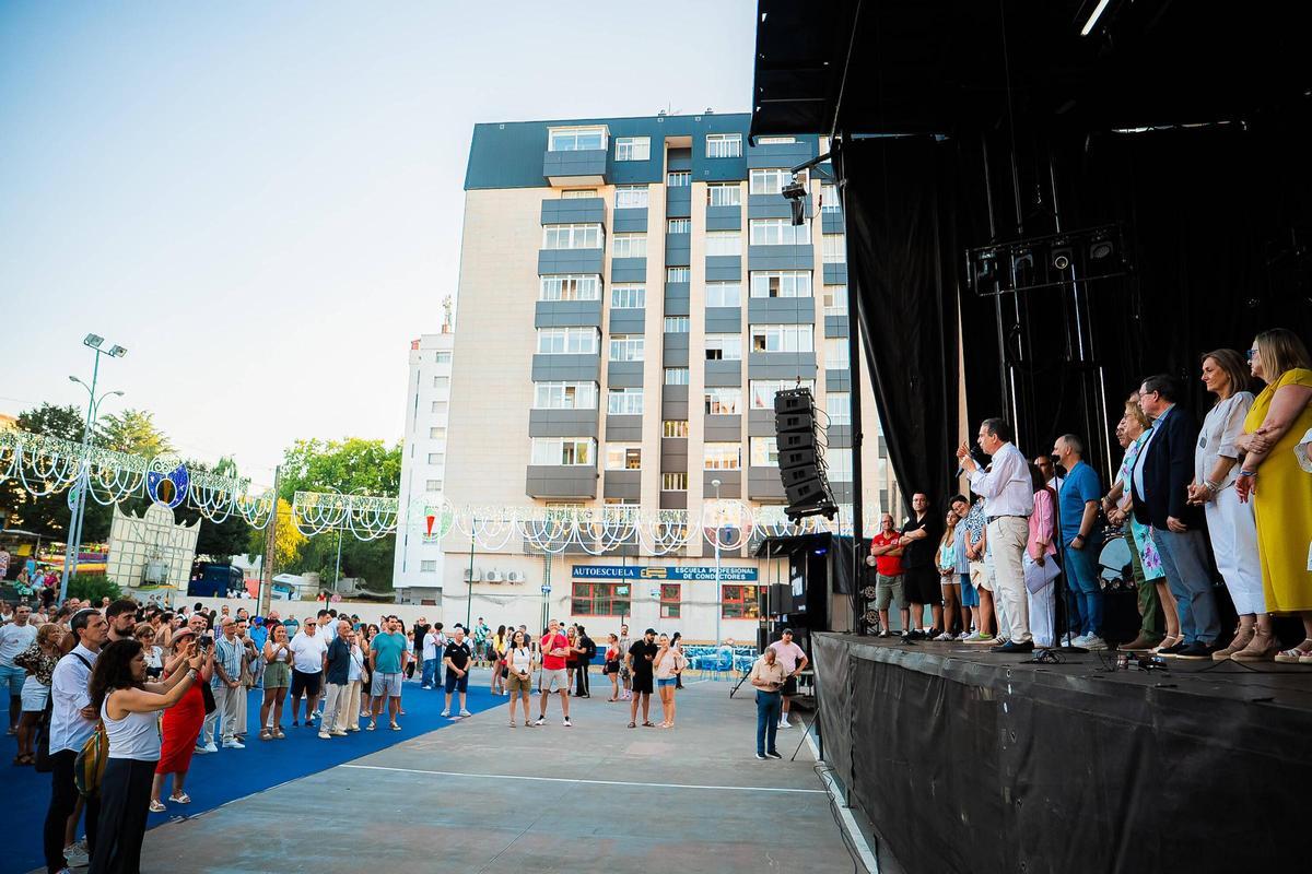 Coia celebra sus fiestas con música, atracciones y mucho calor