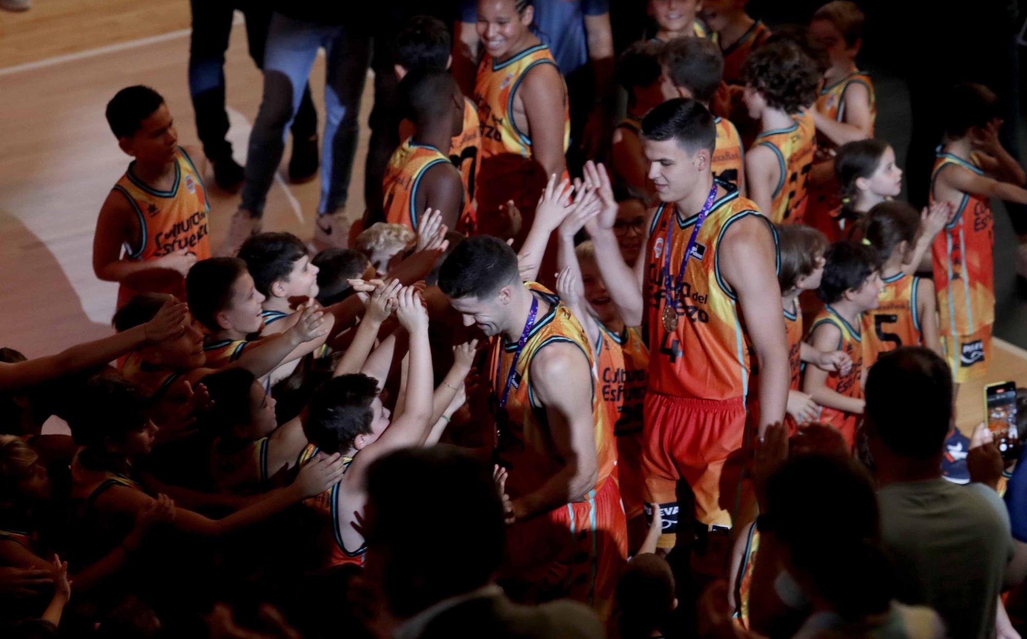 Presentación del Valencia Basket en La Fonteta