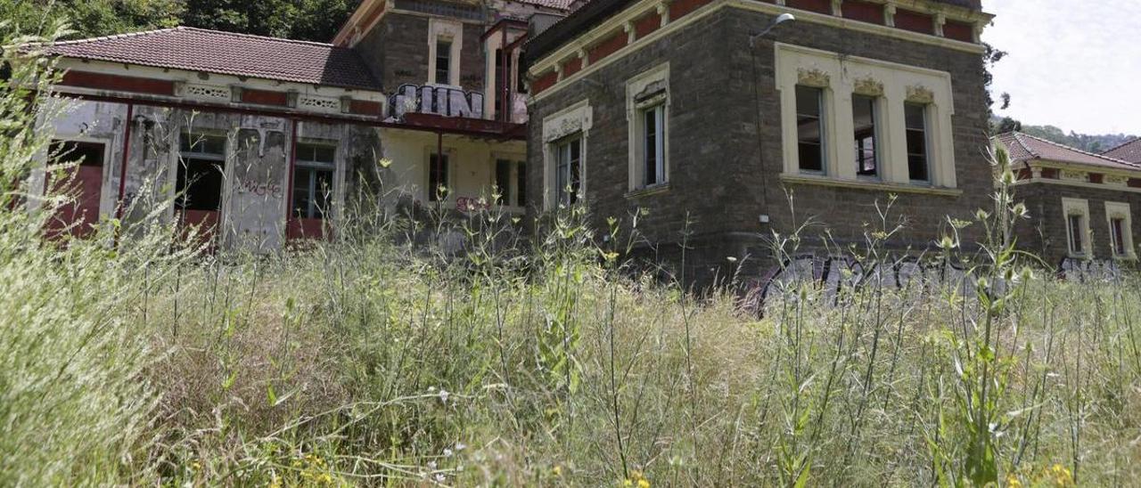 El sanatorio de Bustiello, que recibirá una inversión del Principado.