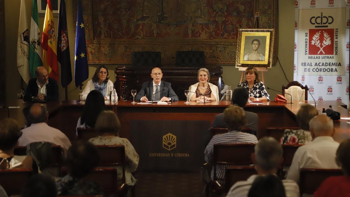 Imagen de archivo de uno de los actos de la Real Academia de Córdoba en el antiguo Rectorado de la ciudad.