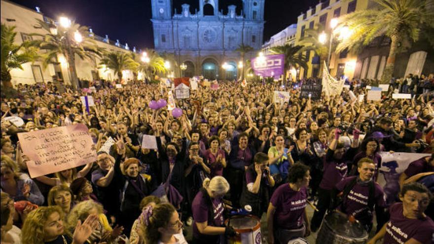 Manifestación feminista del último 8M en la plaza de Santa Ana de la capital grancanaria.