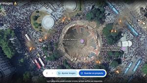 Recreación con la IA de Google Earth de una imagen satelital que muestra la Plaça de Catalunya siendo asediada y en llamas