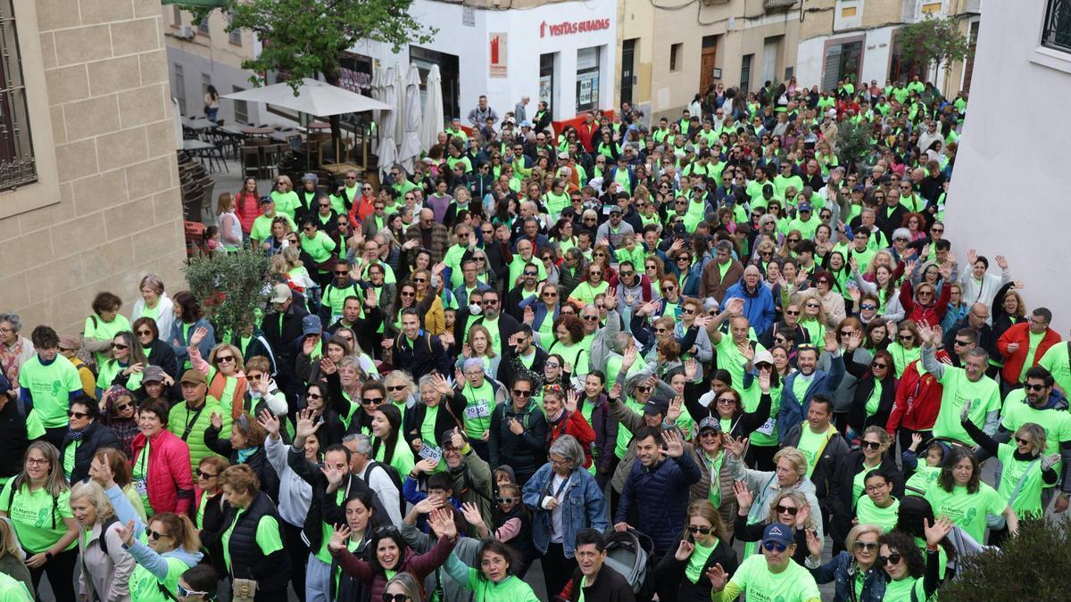 Fotogalería | Una marea verde recorre Cáceres por la investigación oncológica