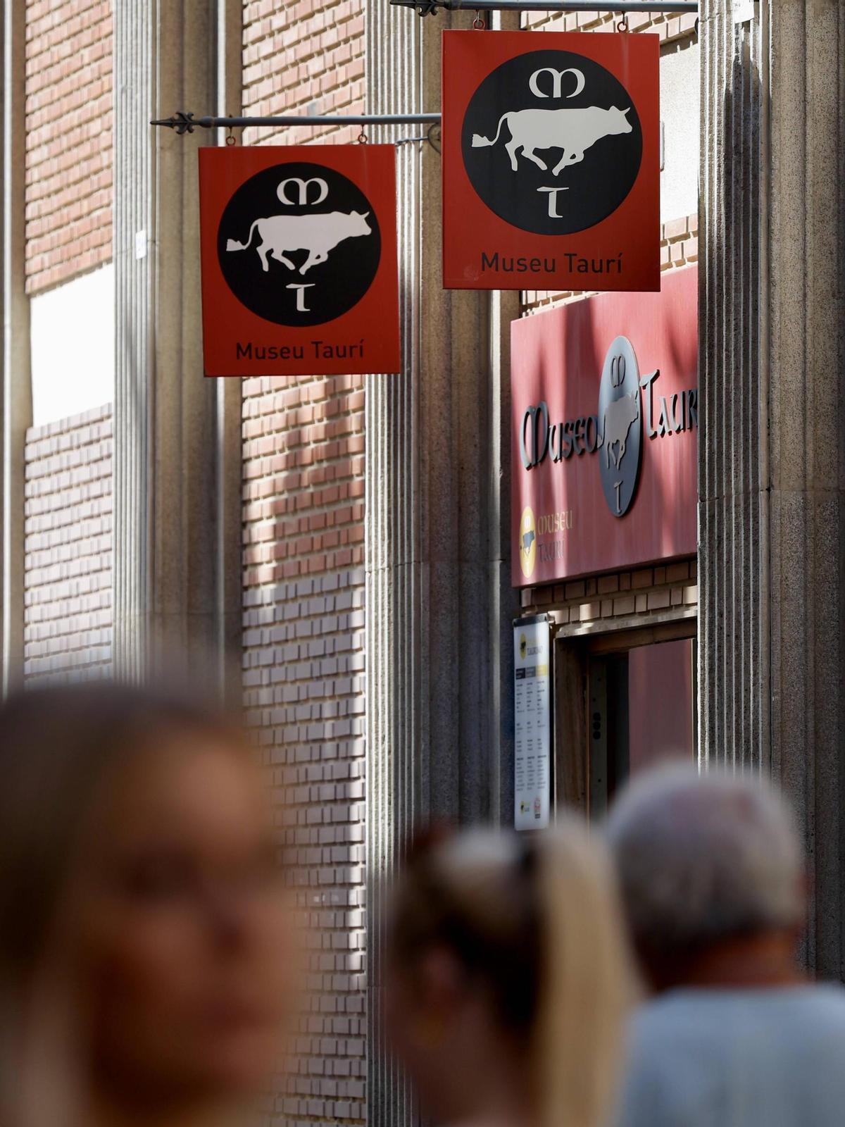 Los pasajes comerciales de València, un pedacito de la ciudad en las manzanas vecinales
