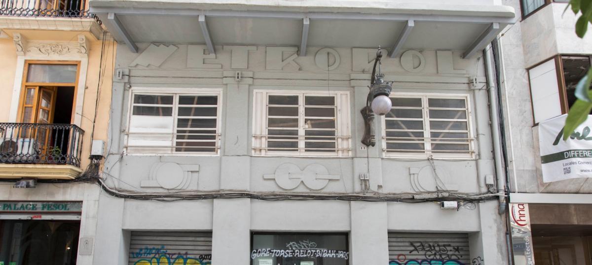 "Sería un error imperdonable derribar el último cine de la II República con informes incompletos"