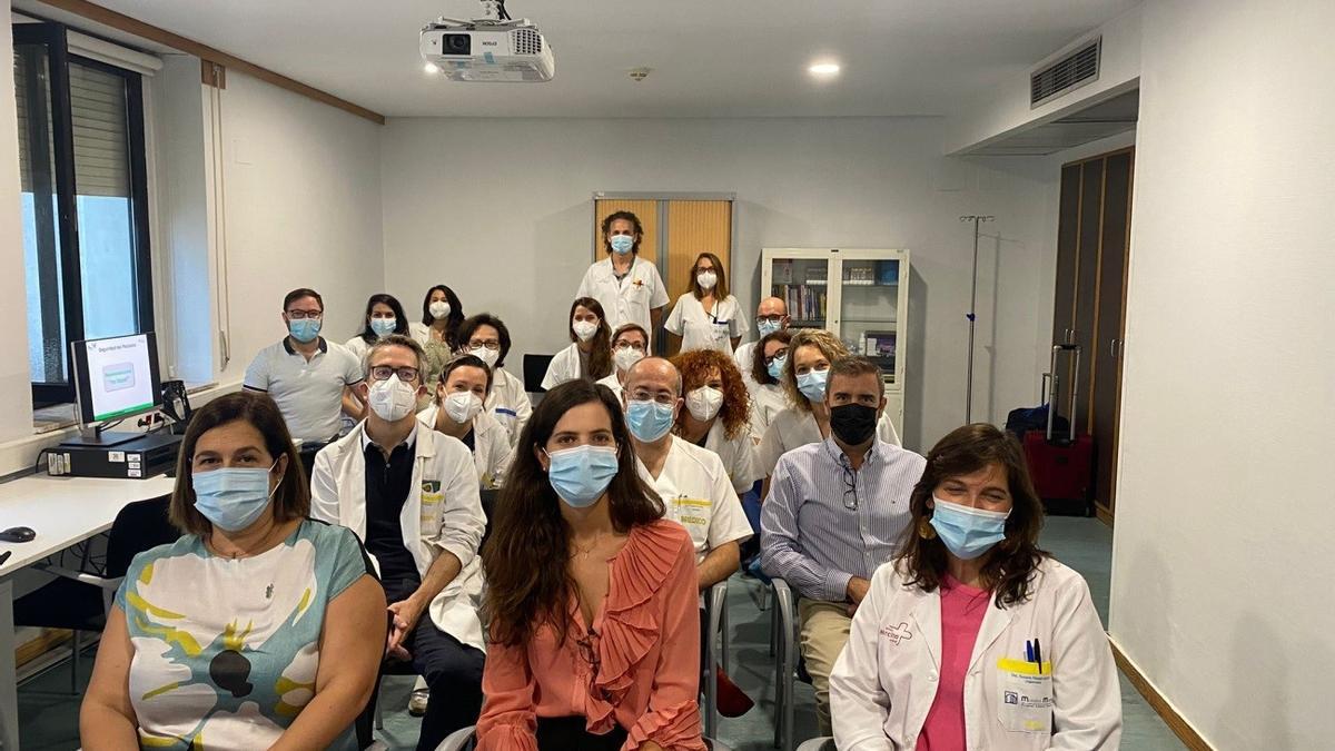 Sección de Oncología Médica del hospital general universitario Morales Meseguer, junto al equipo de expertos de la Fundación ECO, encargada de realizar la auditoría.