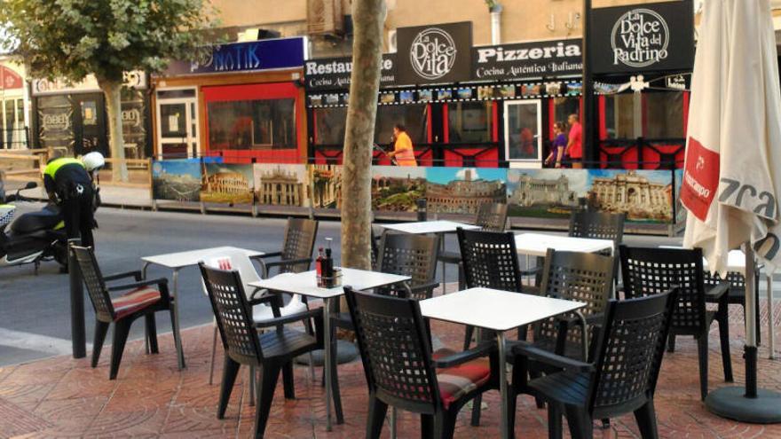 Calp requisa las mesas y sillas a los restaurantes que no habían pagado la terraza