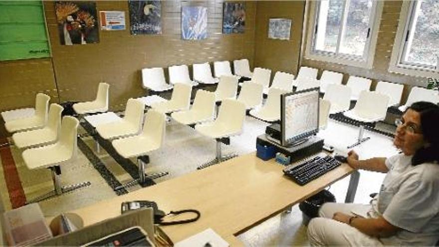 La sala d&#039;espera de Consultes Externes del Trueta, buida a causa de la vaga de metges.