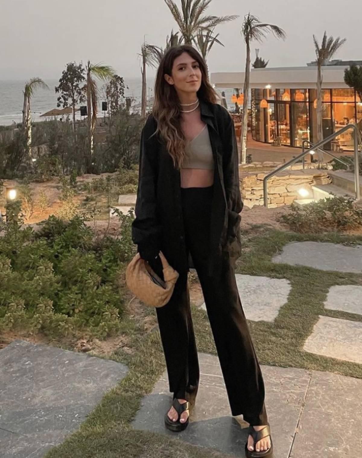 Sofia Habib con look de verano en negro