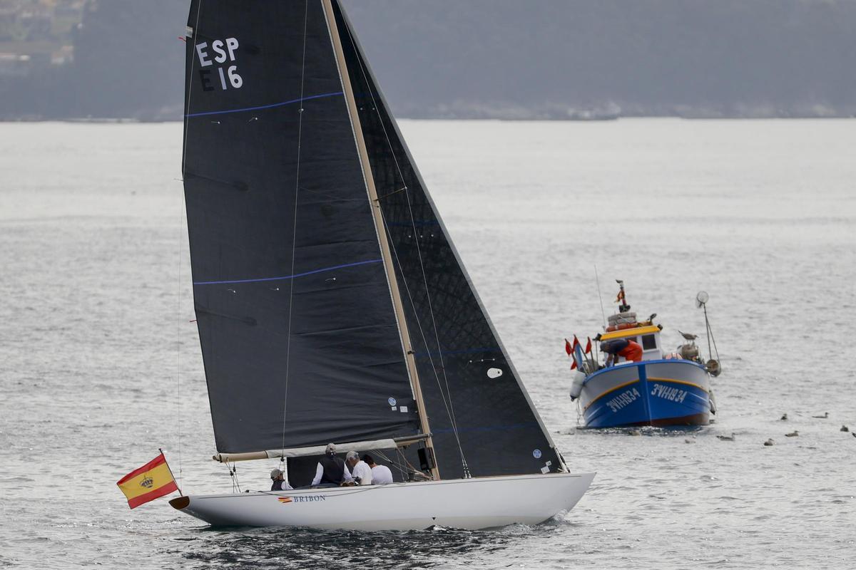 El rey Juan Carlos sale a navegar con el Bribón