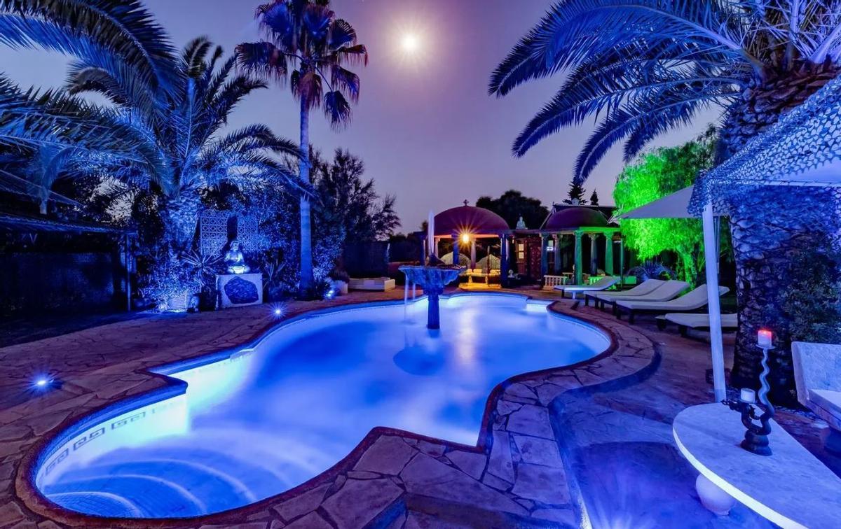 ¿Ibiza o en Santorini? A la venta una peculiar villa de lujo por 3,5 millones en Sant Jordi