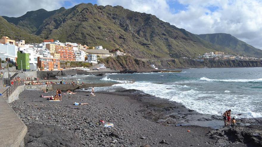 El robo con fuerza fue cometido en Punta del Hidalgo el viernes.