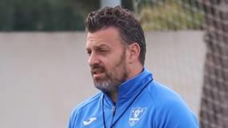 Pato, entrenador del Orihuela.