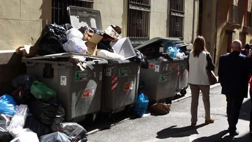 Las fiestas de 2016 se saldan con menos basura y ceniza y más viajeros en la EMT