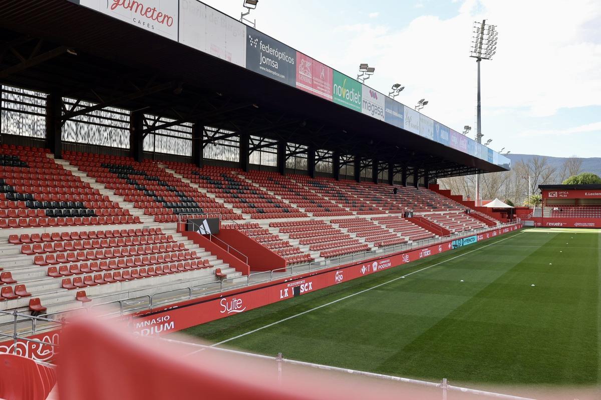 Estado actual de Anduva, campo del Mirandés, recientemente reformado