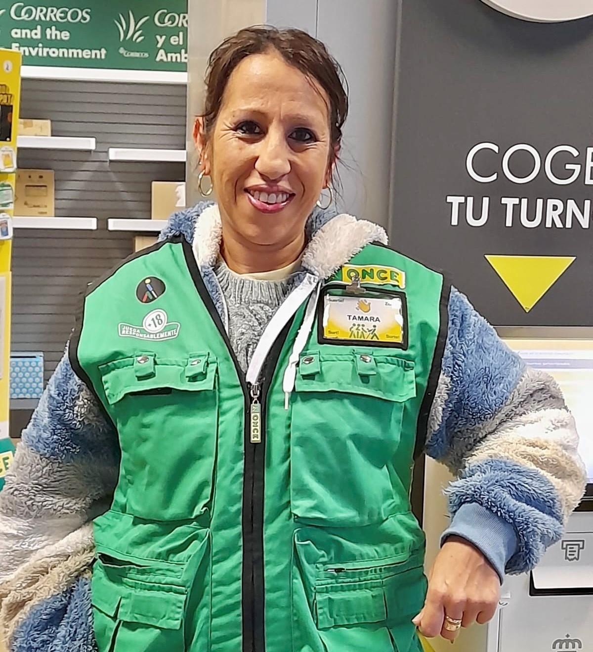 Tamara Ramírez, vendedora de la ONCE en Ciudad Jardín.