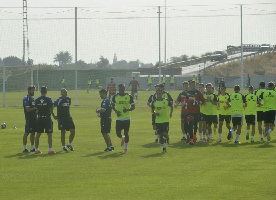 Primer entrenamiento del Elche con Vicente Mir