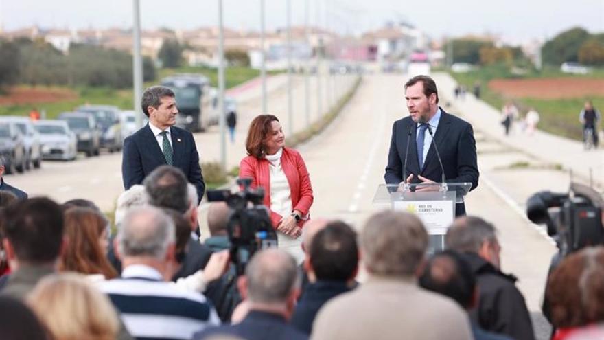 El alcalde de Sevilla pide por carta a Óscar Puente un encuentro: &quot;Merecemos unas infraestructuras acordes a la importancia de la ciudad&quot;