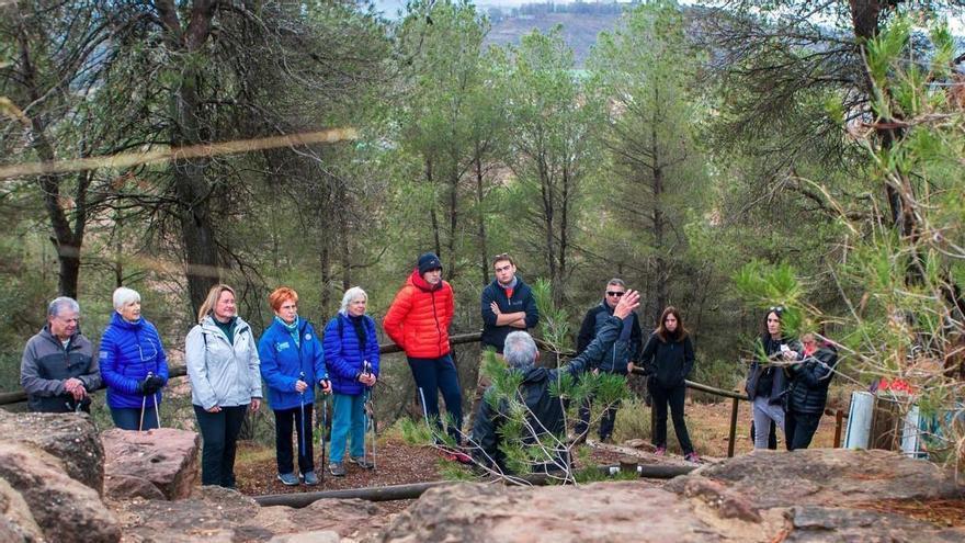 Una vintena de persones coneix el jaciment de les Tombes de Sant Genís