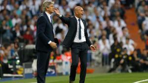 jcarmengol33765473 real madrid s coach zinedine zidane  right  gestur160504234040