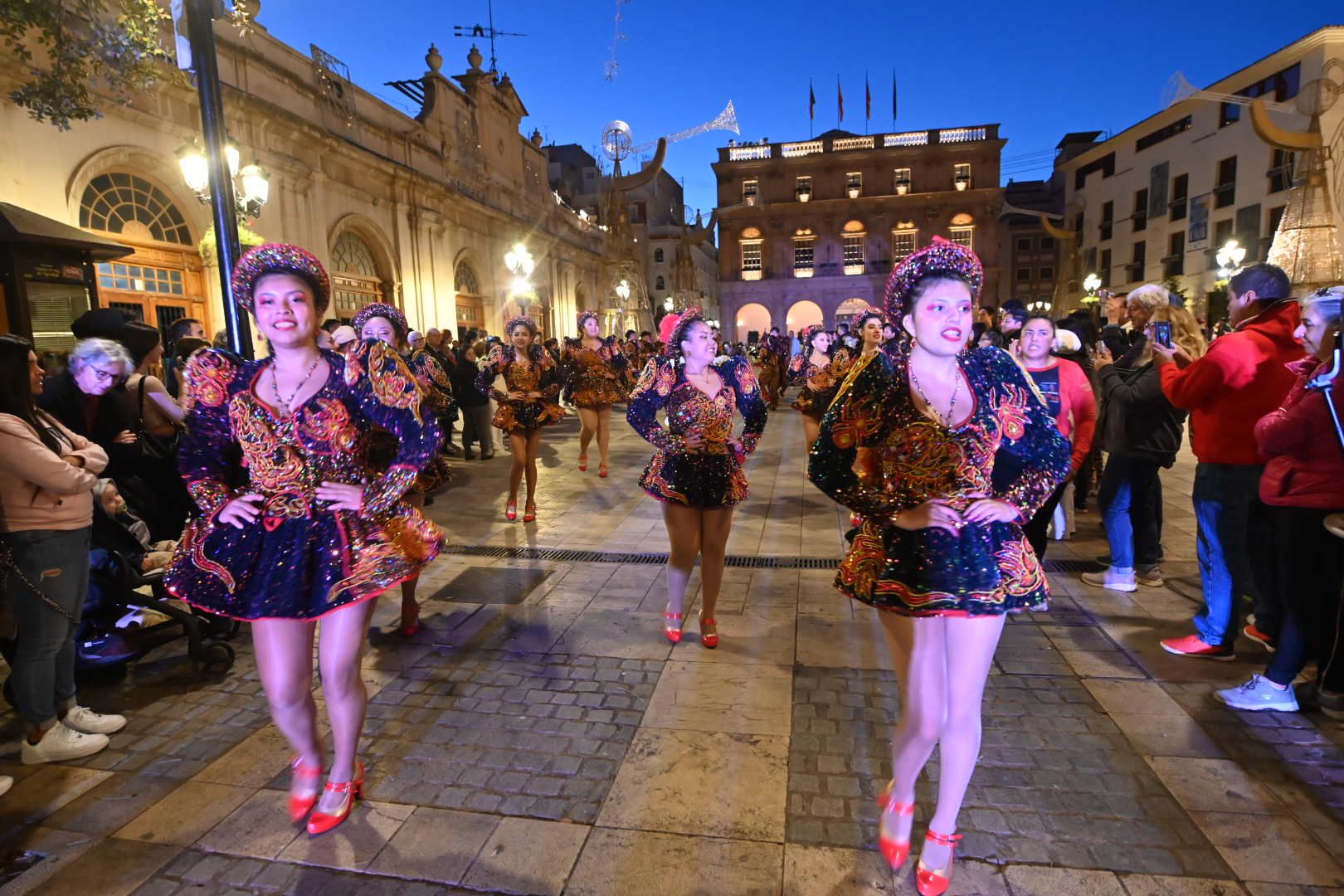 Las mejores imágenes del desfile del Día de la Hispanidad en Castelló