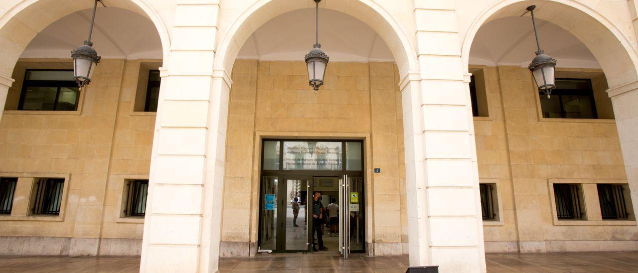 Fachada de la Audiencia Provincial de Alicante.