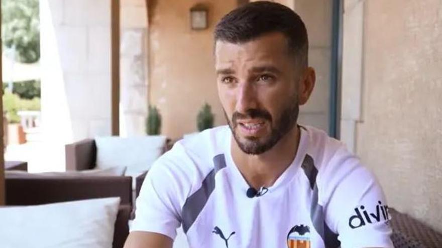 El Valencia CF abre la puerta a la renovación de Gayà