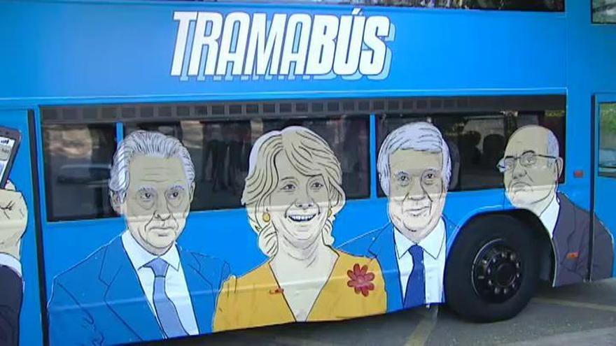 Podemos presenta el autobús de la trama: el 'Tramabús'